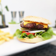 Jeden Mittwoch gibt es frische Burger im Restaurant Haus Schmitz!
